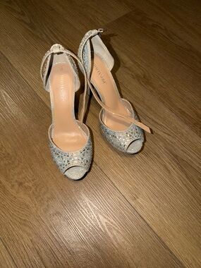thalia sodi platform pumps